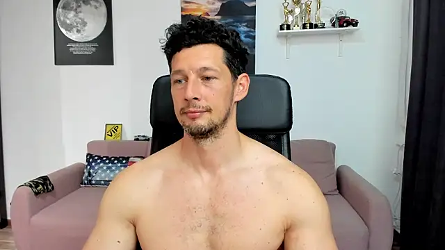 Snapshot of BrutusK08 chatting on 06/16/26, 06:35 BrutusK08 online show from 06/16/26, 06:35