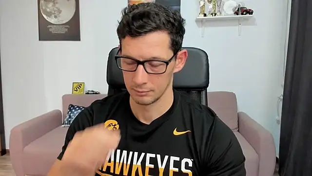 BrutusK08 online show from 11/17/25, 07:12