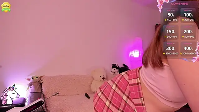 EvaUniporn online show from 12/19/25, 08:49