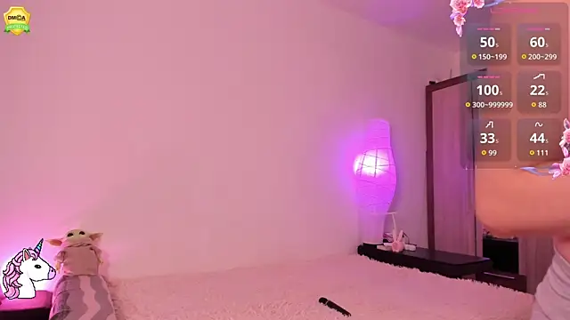 EvaUniporn online show from 10/21/25, 04:39