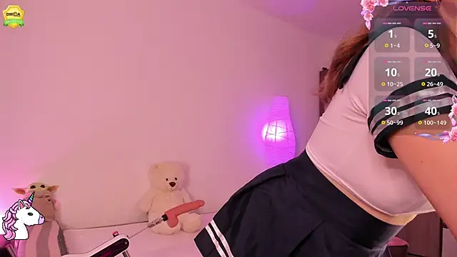 EvaUniporn online show from 09/10/25, 09:52