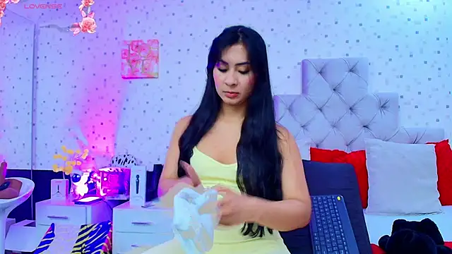 JulietaReyess online show from 03/03/26, 11:50