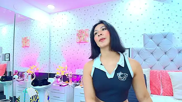 JulietaReyess online show from 05/27/26, 11:50