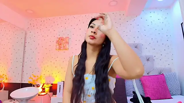 JulietaReyess online show from 02/18/26, 11:50