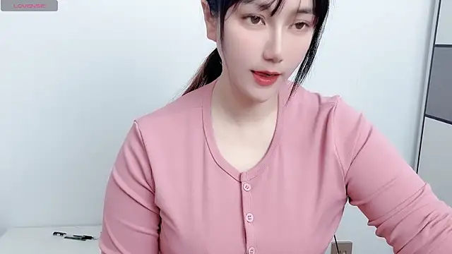 Snapshot of LIsha--170 chatting on 04/09/26, 06:04 LIsha--170 online show from 04/09/26, 06:04