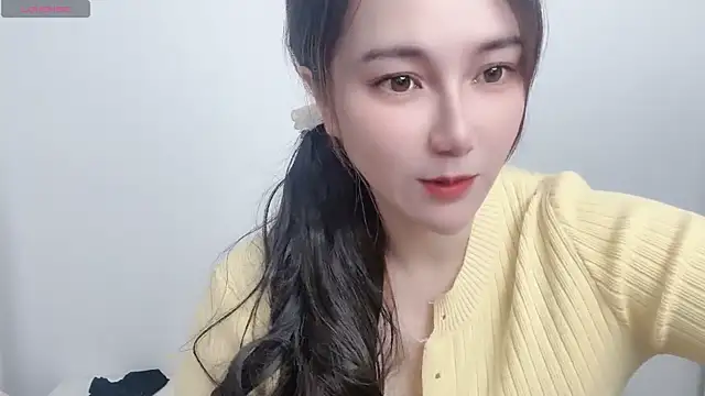 Snapshot of LIsha--170 chatting on 04/14/26, 03:33 LIsha--170 online show from 04/14/26, 03:33