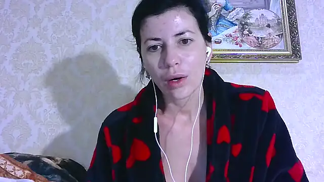 Snapshot of StunnigArt chatting on 05/14/26, 01:24 StunnigArt online show from 05/14/26, 01:24