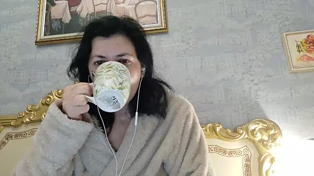 Snapshot of StunnigArt chatting on 04/21/26, 01:29 StunnigArt online show from 04/21/26, 01:29