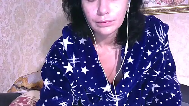Snapshot of StunnigArt chatting on 04/19/26, 01:17 StunnigArt online show from 04/19/26, 01:17