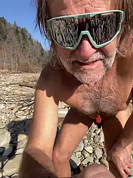 artXhibitor online show from 03/03/26, 01:29