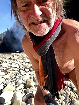 artXhibitor online show from 02/26/26, 01:00