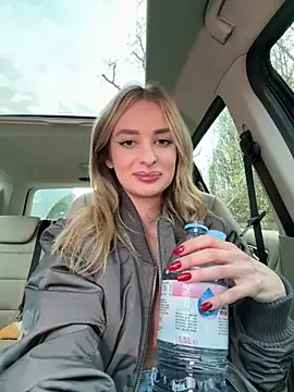 EvieEvans online show from 12/20/24, 03:21