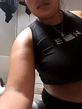 stefanie010 online show from 12/03/25, 07:24