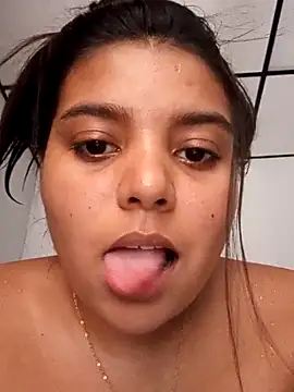 stefanie010 online show from 10/28/25, 06:29