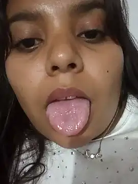 stefanie010 online show from 01/26/25, 12:47