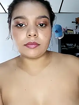 stefanie010 online show from 12/18/25, 04:11