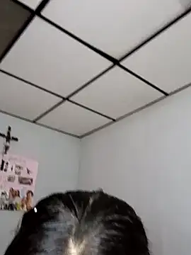 stefanie010 online show from 10/18/25, 07:27