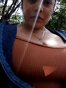 stefanie010 online show from 12/14/25, 05:07