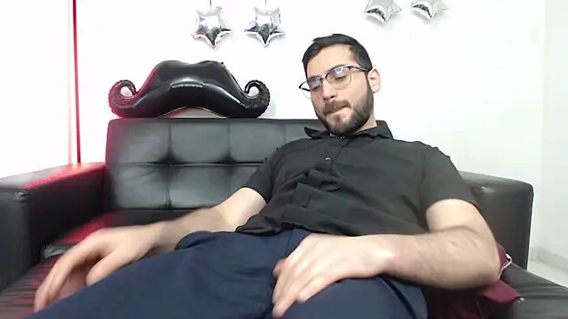 Snapshot of _Araboys_ chatting on 09/13/25, 12:38 Araboys online show from 09/13/25, 12:38