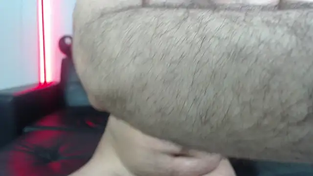 Snapshot of _Araboys_ chatting on 10/18/25, 10:39 Araboys online show from 10/18/25, 10:39