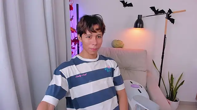 kim lian21 online show from 10/09/25, 11:55