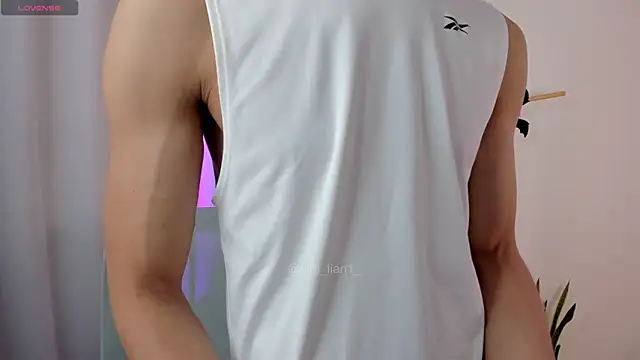 kim lian21 online show from 10/30/25, 12:36