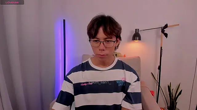 kim lian21 online show from 10/28/25, 10:03