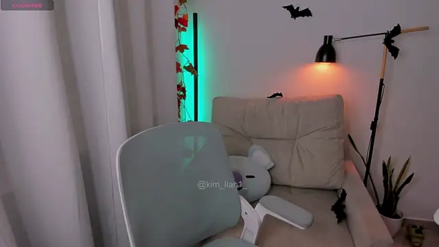 kim lian21 online show from 10/21/25, 12:48