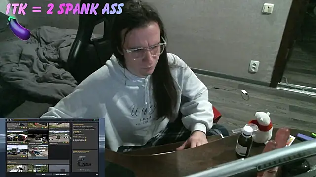 Snapshot of izilizi_23 chatting on 05/17/26, 06:30 izilizi 23 online show from 05/17/26, 06:30