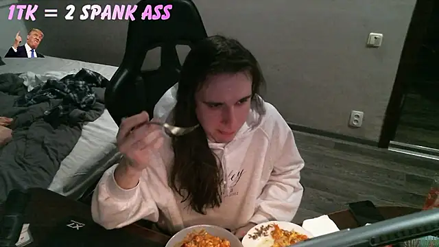 izilizi 23 online show from 03/24/26, 04:51