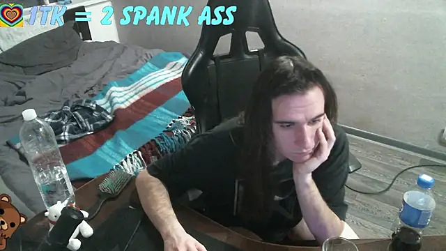 izilizi 23 online show from 11/18/25, 06:55