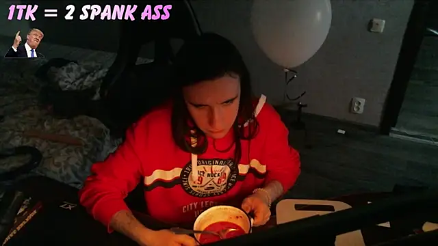 izilizi 23 online show from 04/17/26, 03:04