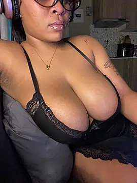 YellowHoneyDip online show from 04/04/26, 06:03