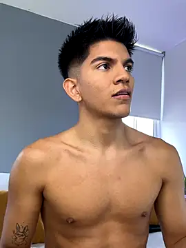 santiago 01 online show from 11/28/25, 09:04