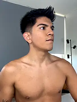 santiago 01 online show from 12/04/25, 10:09