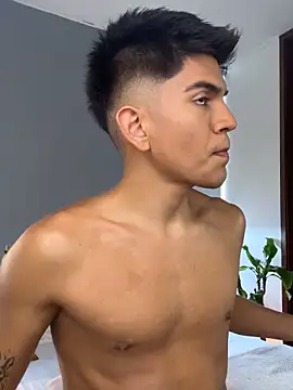 santiago 01 online show from 12/16/25, 08:24