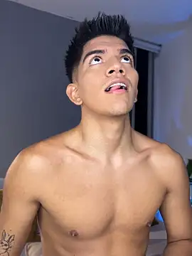 santiago 01 online show from 12/19/25, 12:03