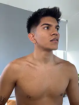 santiago 01 online show from 11/29/25, 07:58