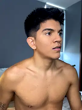 santiago 01 online show from 09/10/25, 08:08