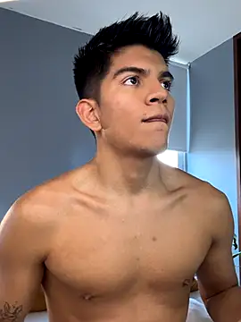 santiago 01 online show from 10/30/25, 07:33