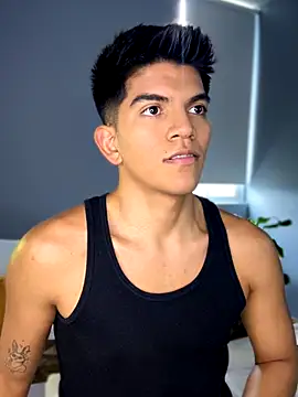 santiago 01 online show from 09/18/25, 07:17