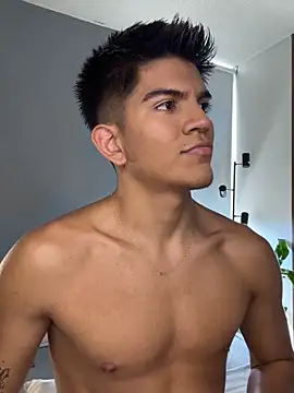 santiago 01 online show from 12/22/25, 06:41