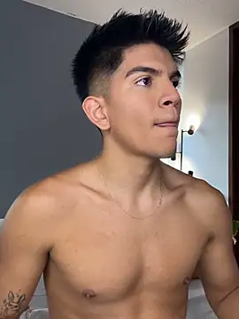 santiago 01 online show from 12/19/25, 10:23