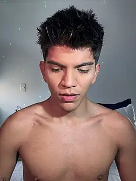 santiago 01 online show from 02/21/25, 09:54