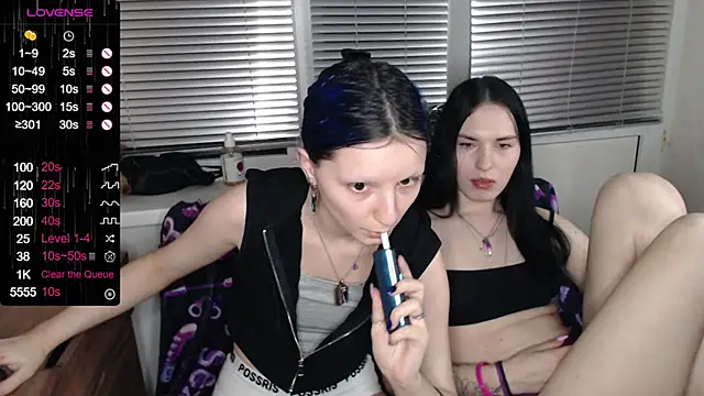 Snapshot of sky9669 chatting on 03/11/25, 04:40 sky9669 online show from 03/11/25, 04:40