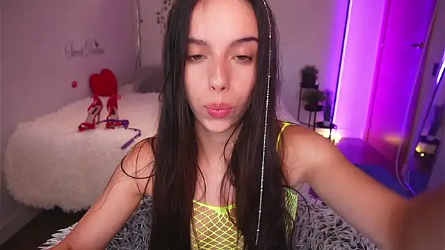 Dayna Nebula online show from 09/19/25, 01:26