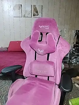 DenisHailey online show from 04/16/26, 08:09