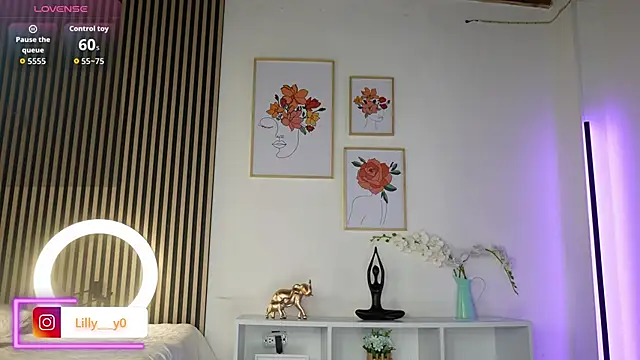 LillyDolls23 online show from 11/13/25, 12:31