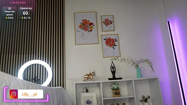 LillyDolls23 online show from 11/12/25, 12:20