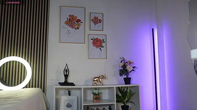 LillyDolls23 online show from 05/30/26, 01:06